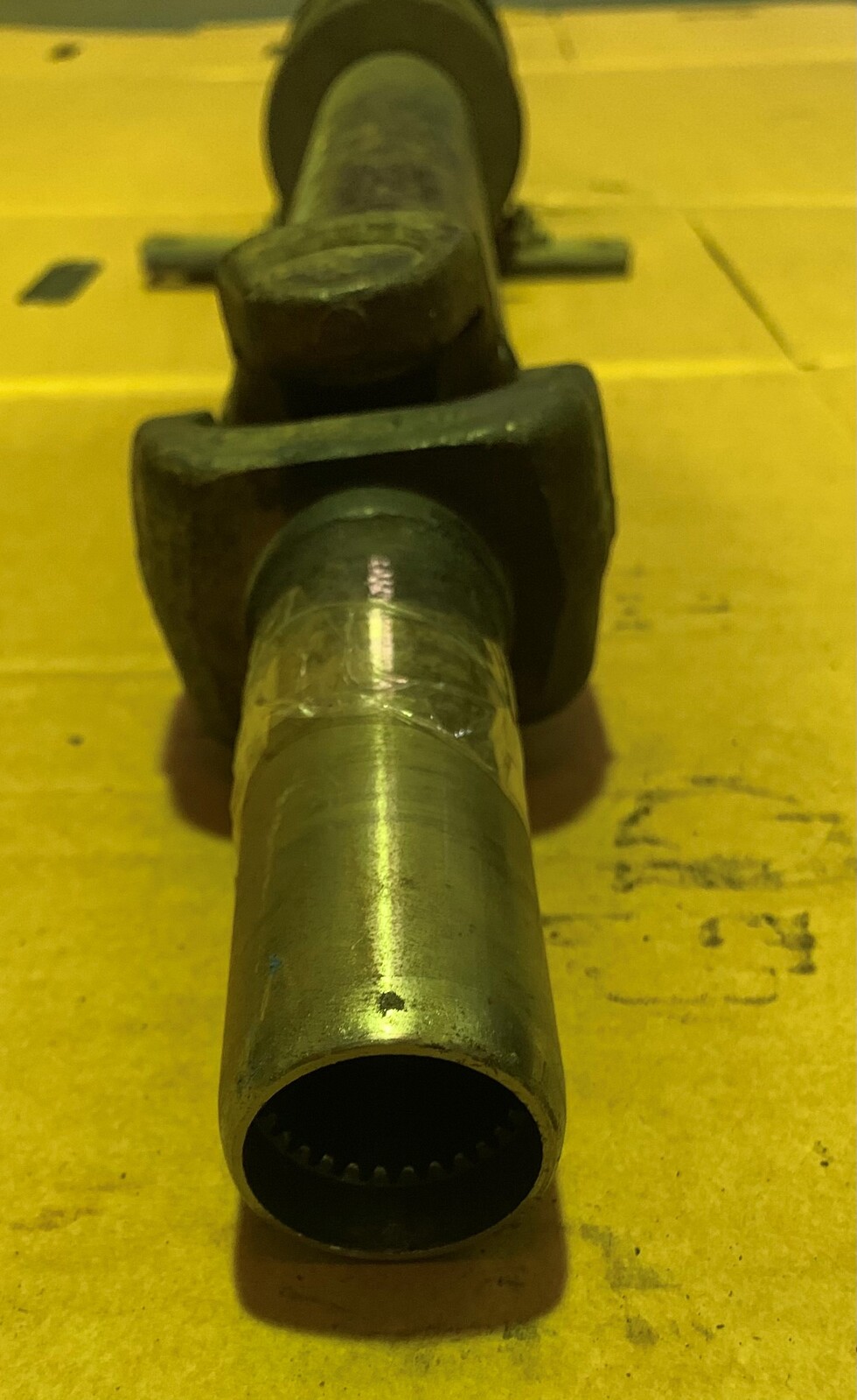 Genuine Holden Commodore Tail Shaft VN VG VP VR VS V6 MANUAL Ute