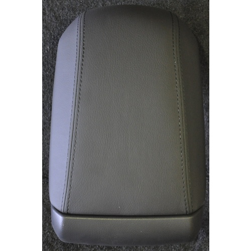 Holden Captiva CG8 CG5 Centre Console Lid 2007-2009 - Grey