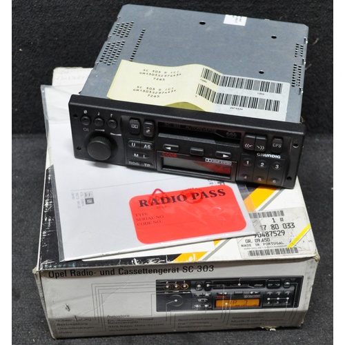 HOLDEN GM OPEL GRUNDIG TAPE/RADIO CAR HEAD UNIT SC 303 ASTRA VECTRA
