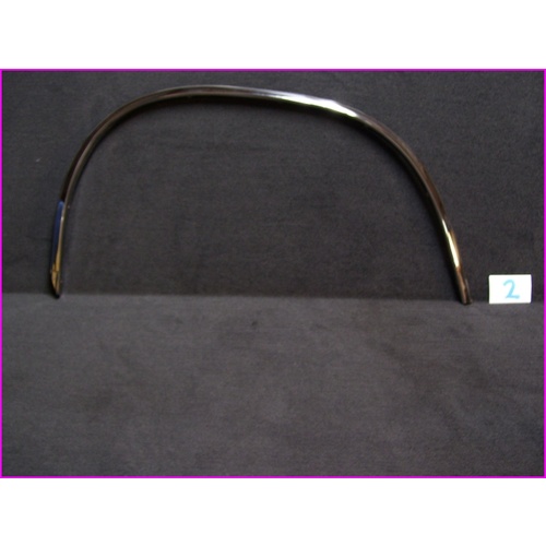 GMH WB LHR STATO WHEEL ARCH MOULD NOS