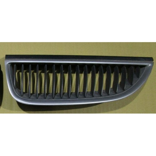Holden VT Grille Commodore Series 2 Berlina Left Hand Silver / Black