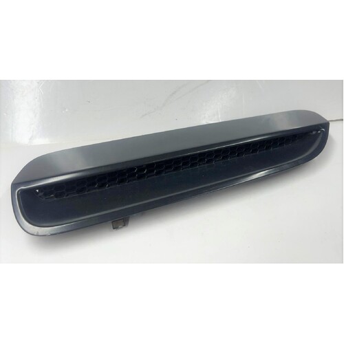HSV VE Left Bonnet Vent Scoop E2 E3 GTS Clubsport Maloo Holden USED 