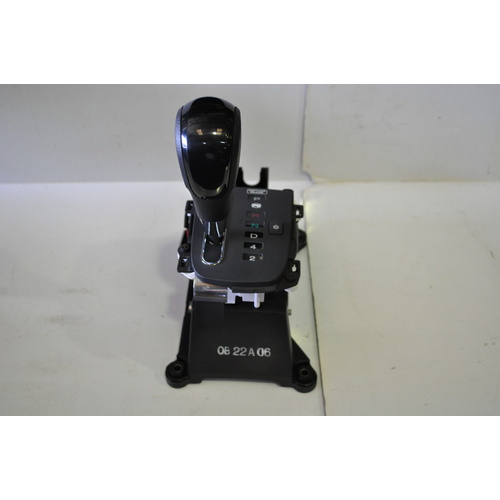 HOLDEN EPICA AUTO 5 SPEED GEAR SHIFTER LEVER