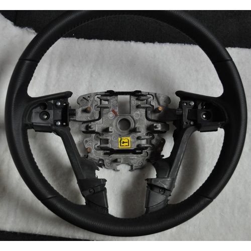 Holden Commodore VE Leather Steering Wheel. Calais SS Omega